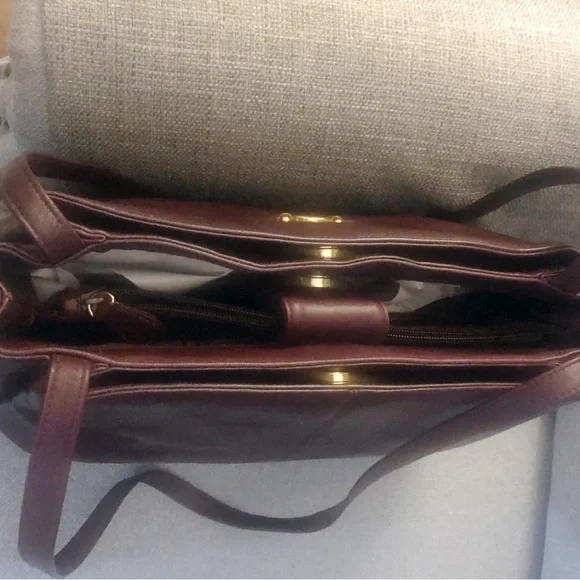 Vintage Etienne Aigner Large Brown Leather Shoulder Bag - Picture 6 of 11